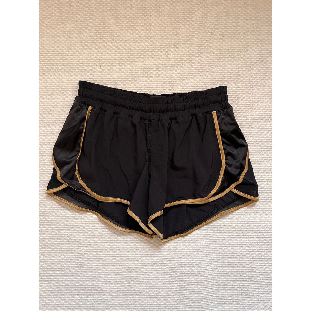 Lululemon Super Squad Short in Black/Gold Size US 6